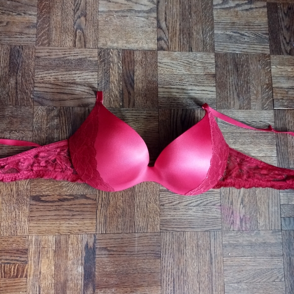 36B La Senza Bodykiss red push up lacey bra